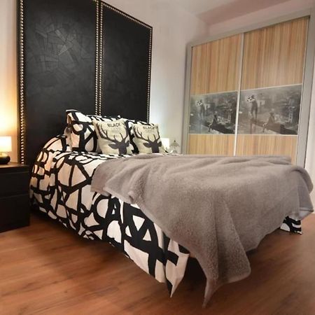 Luna'S Home. Precioso Loft En Бойюйос пар дел Кондадо Екстериор снимка